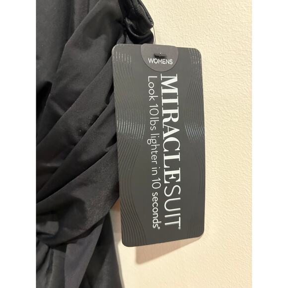 NWT Miraclesuit Illusionists Crossover Draped Shaping Swimsuit Black Plus 18W - Picture 4 of 6
